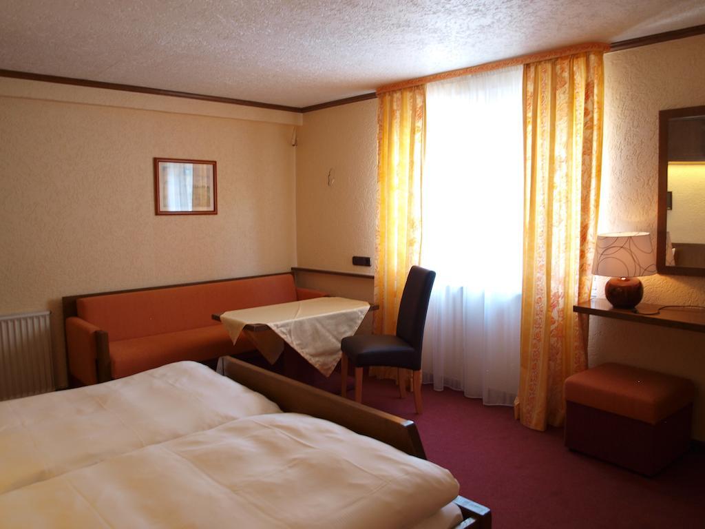 Hotel Gasthof Schuster Und Gaestehaus Rüdesheim am Rhein Oda fotoğraf
